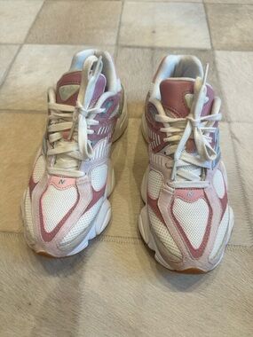 New Balance 9060 Women's Light Pink